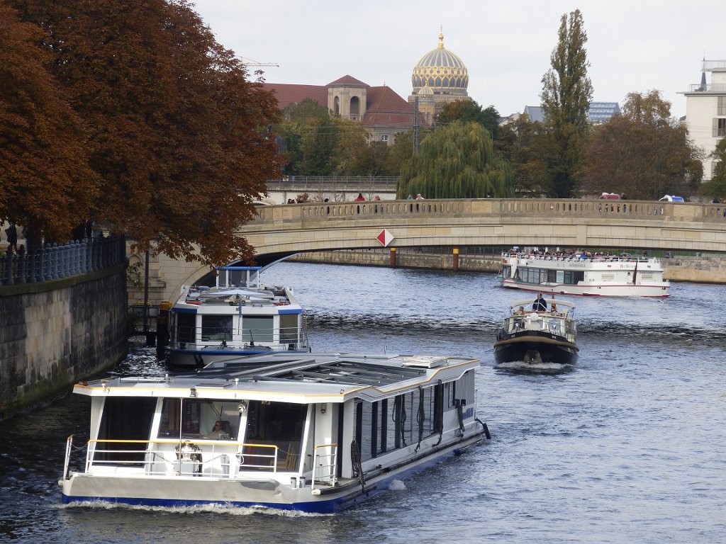 Spree river looking to Foundation New Synagogue