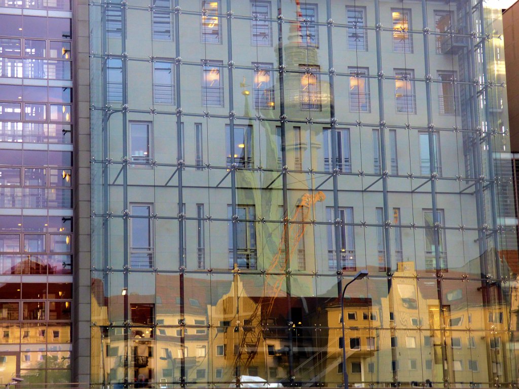 Nikolaiviertel - Reflected