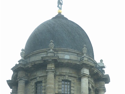 Old City Hall  The tower is also adorned with many sculptures, including vases and 29 representations of the civic virtues and Greek deities[10][12] by Taschner, Josef Rauch, Georg Wrba and William Widemann.