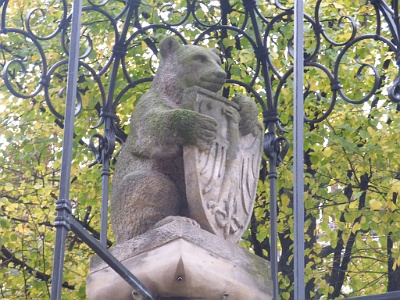 Wappenbrunnen (Coat of arms fountain)