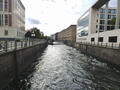 Spreekanal  The Spreekanal (official abbreviation SpK ) in Berlin belongs to the Spree Oder waterway (SOW). Over the centuries, developed from the Cölln moat today, about 2 km long, artificial waterway , which is maintained by the Water and Shipping Office Berlin .