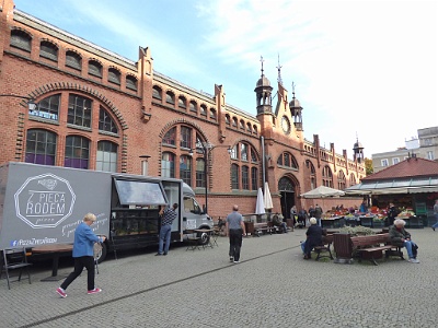 Market Hall at Dominikański Square