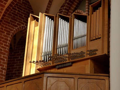 Organ Pipes along the side