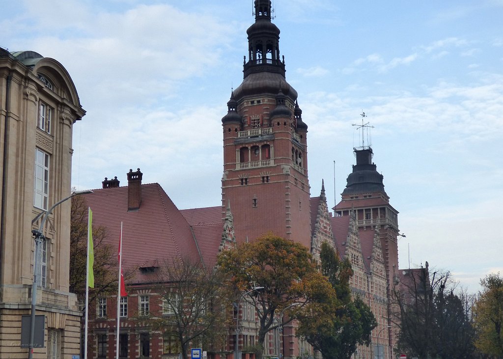 Voivodship Office on the Chrobry shafts