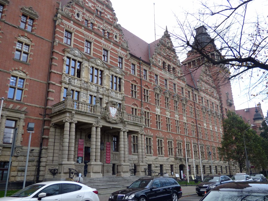 Voivodship Office on the Chrobry shafts