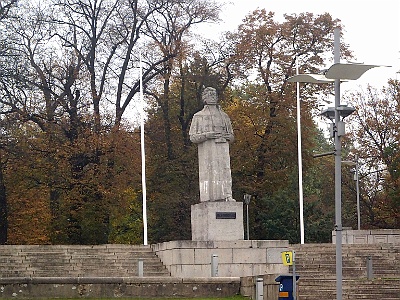 Adam Mickiewicz  Adam Bernard Mickiewicz - a Polish poet , political activist, mystic , organizer and military commander, academic teacher .