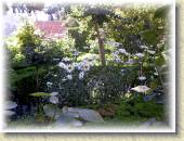 E_Gardens_08 * 7/1/05 4:46 PM