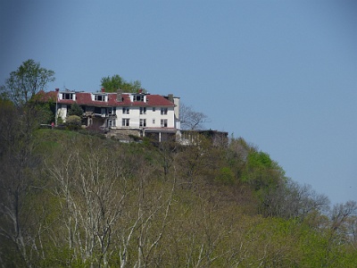 P1110099  The Ledge House B&B sits atop the historic town of Harpers Ferry overlooking the Potomac and Shenandoah Rivers as well as the Chesapeake and Ohio Canal.